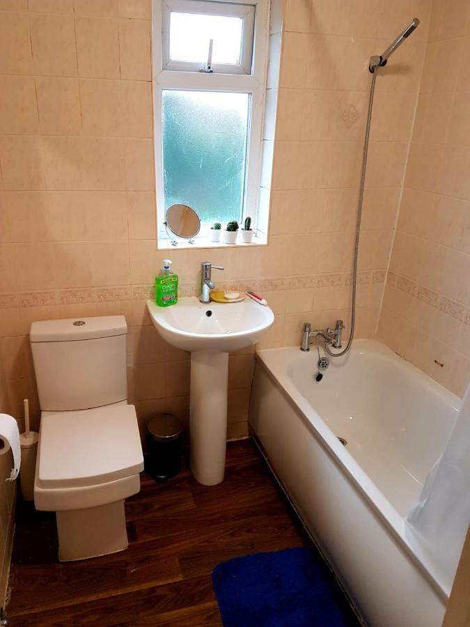 Bed and Breakfast Budget House In Gants Hill Ілфорд Екстер'єр фото