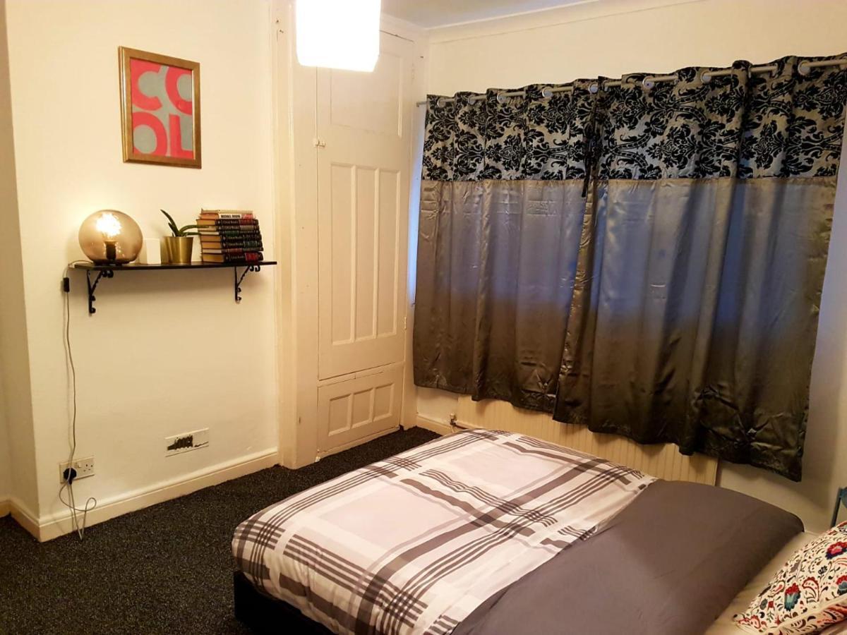 Bed and Breakfast Budget House In Gants Hill Ілфорд Екстер'єр фото