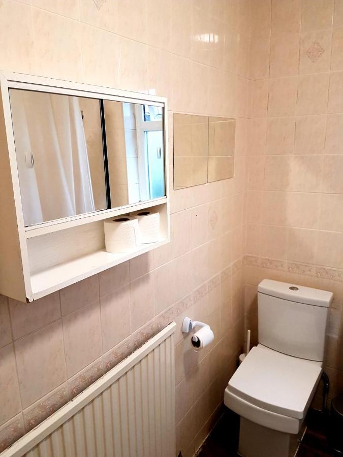 Bed and Breakfast Budget House In Gants Hill Ілфорд Екстер'єр фото