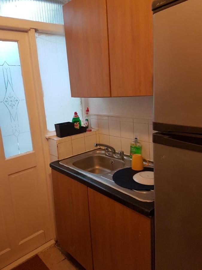 Bed and Breakfast Budget House In Gants Hill Ілфорд Екстер'єр фото