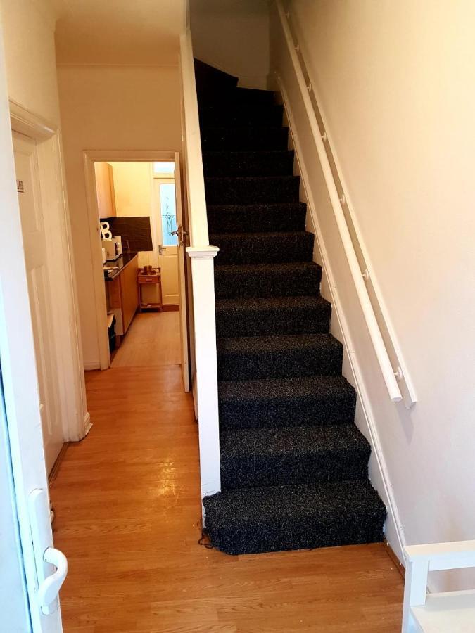 Bed and Breakfast Budget House In Gants Hill Ілфорд Екстер'єр фото